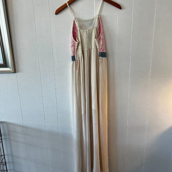 White, Floral Embroidery Maxi Dress - Picture 4 of 6